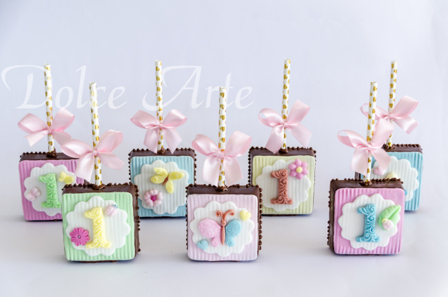 Pães de mel no palito decorados Jardim