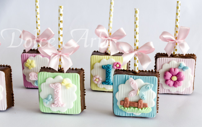 Pães de mel no palito decorados Jardim