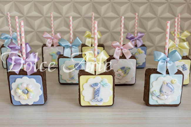 Pães de mel no palito decorados Jardim