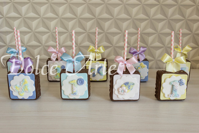 Pães de mel no palito decorados Jardim