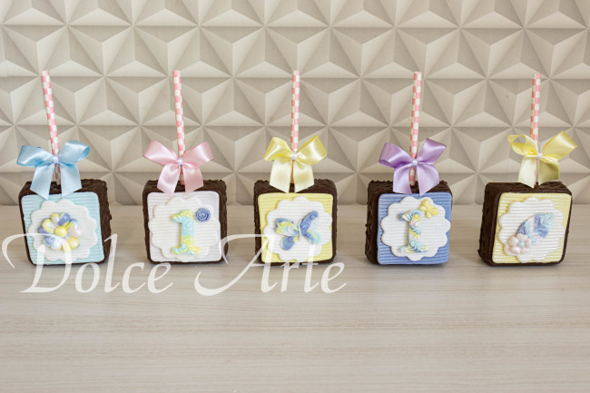 Pães de mel no palito decorados Jardim