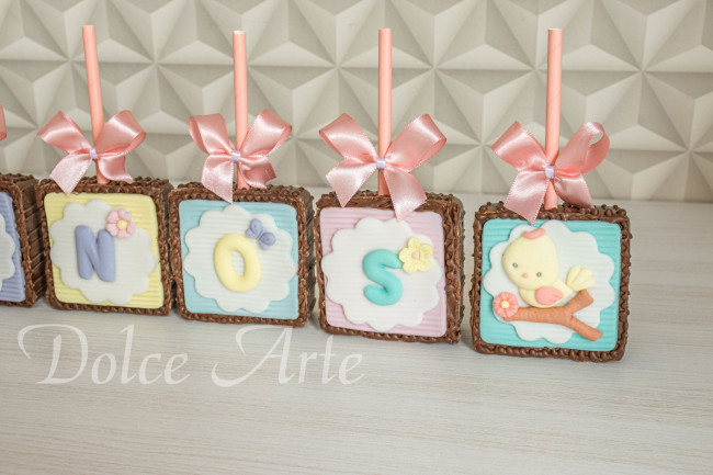 Pães de mel no palito decorados Jardim