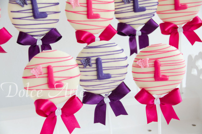 Pirulitos decorados Inicial Borboleta