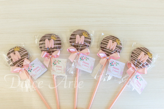 Pirulitos de chocolate Inicial Coroa Bailarina