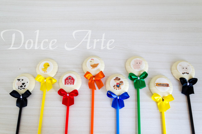 Pirulitos de chocolate com pastilha de açúcar Fazendinha