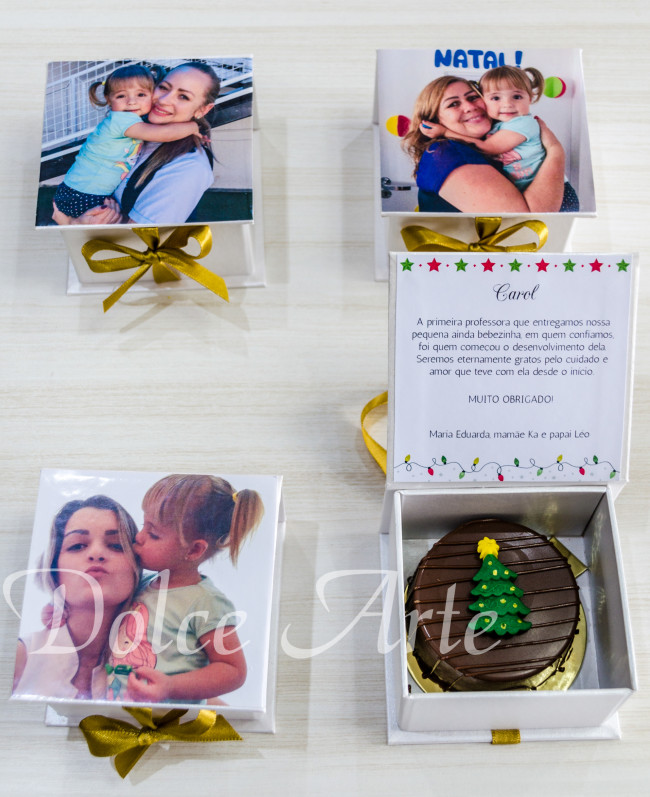 Caixa personalizada com 1 pão de mel Natal