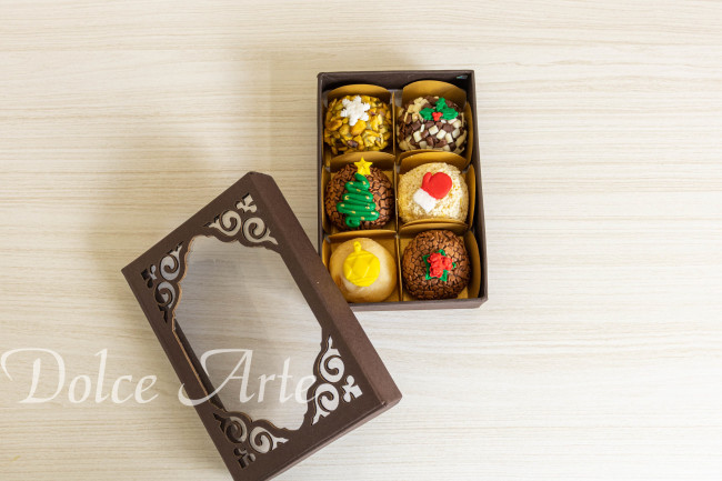 Caixa com 6 doces decorados Natal