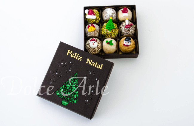 Caixa com 9 doces decorados Natal