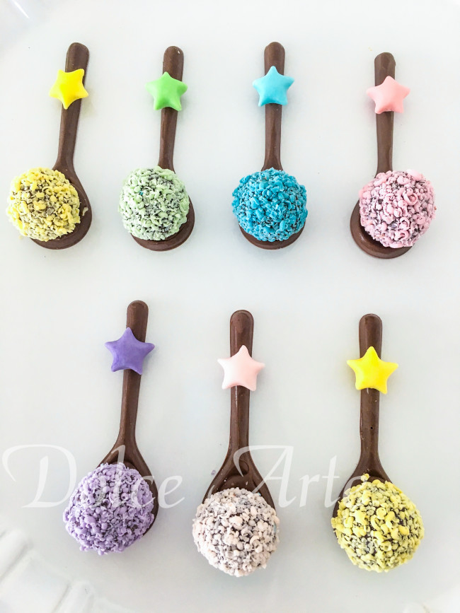 Colher chocolate com brigadeiro Unicórnio
