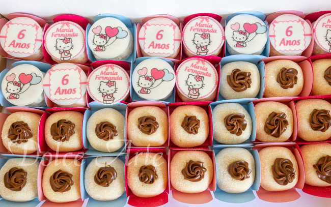 Doces decorados Hello Kitty