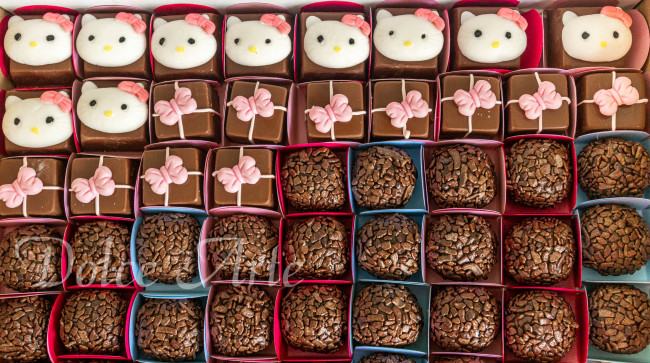 Doces decorados Hello Kitty