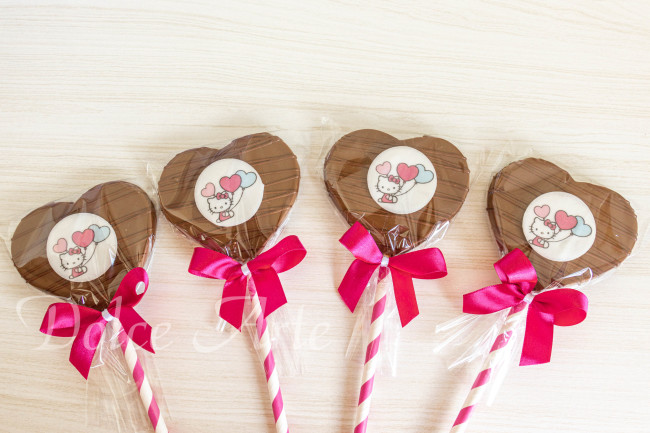 Pirulitos de chocolate Hello Kitty