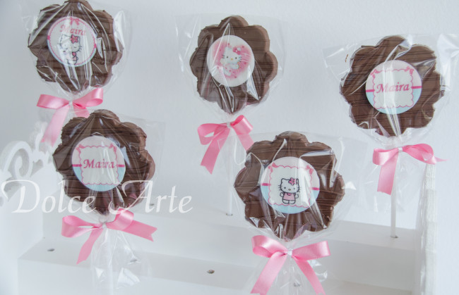 Pirulitos de chocolate Hello Kitty