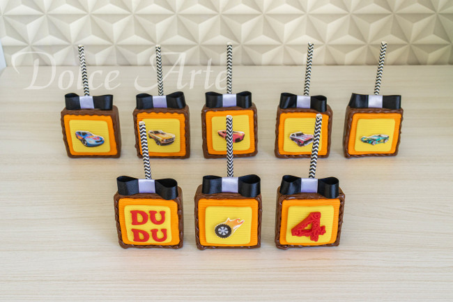 Pães de mel no palito Hot Wheels
