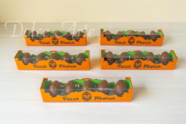 Caixinha com 5 ovinhos de chocolate Páscoa