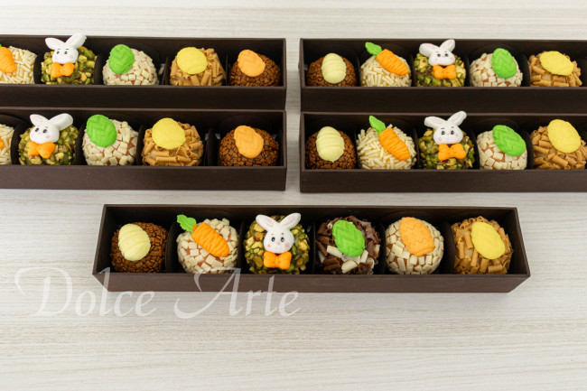 Caixa com 6 doces decorados Páscoa
