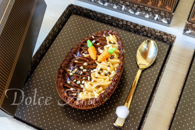 Ovo de chocolate  colher recheado Páscoa