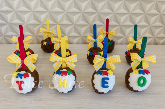 Maçãs de chocolate Festa Junina