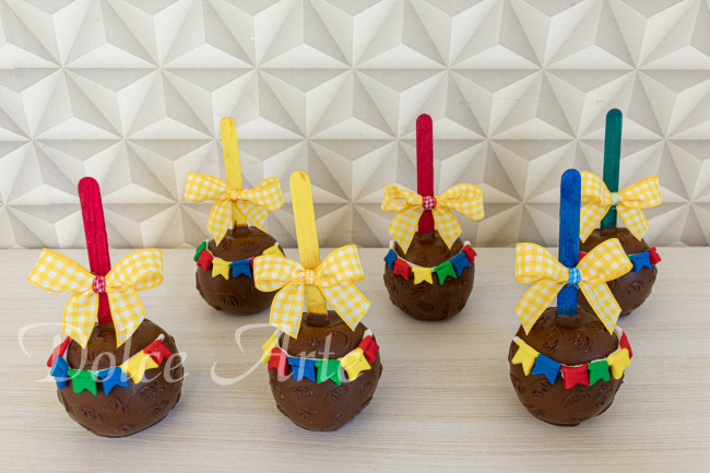 Maçãs de chocolate Festa Junina