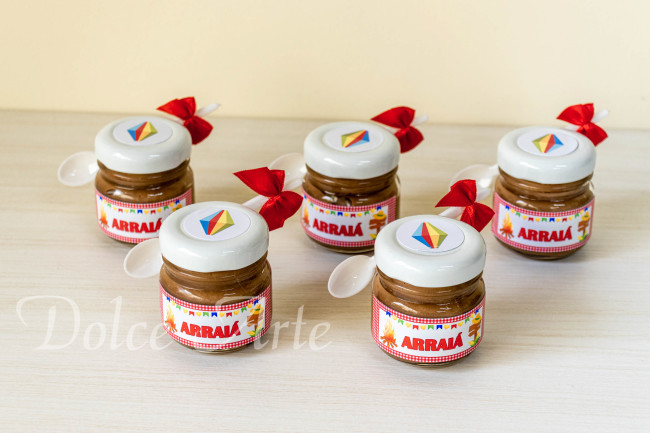 Potinhos de brigadeiro Festa Junina