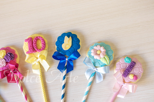 Pirulitos de chocolate decorados Encanto