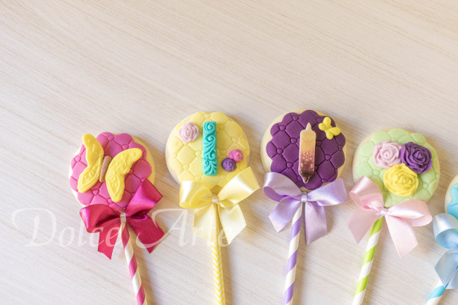 Pirulitos de chocolate decorados Encanto