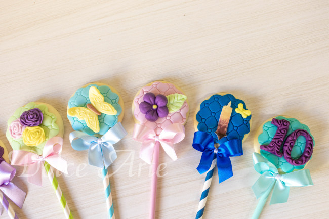 Pirulitos de chocolate decorados Encanto