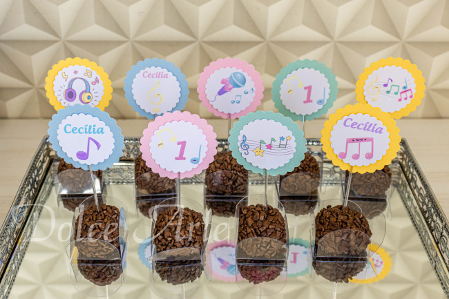Doces decorados Música