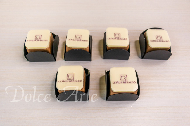 Bombons Decorados Corporativos, personalizados com pastilha de chocolate com a logo da empresa