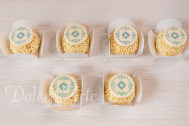 Doces Decorados Corporativos, personalizados com pastilha de chocolate com a logo da empresa