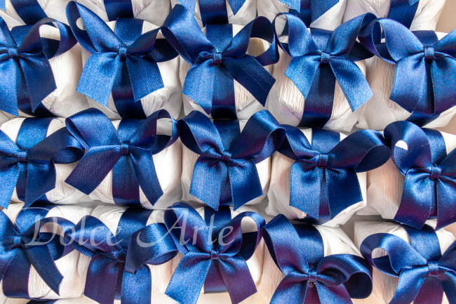 Bem-Casado em crepom com fita de cetim