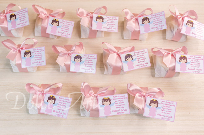 Bem-Batizado em crepom com fita de cetim e tag