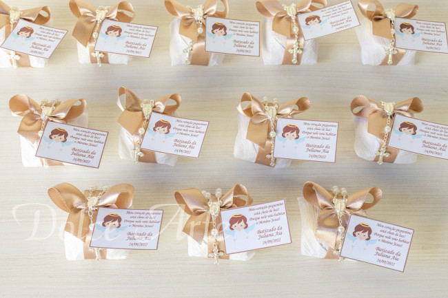 Bem-Batizado em crepom com fita de cetim, tercinho e tag