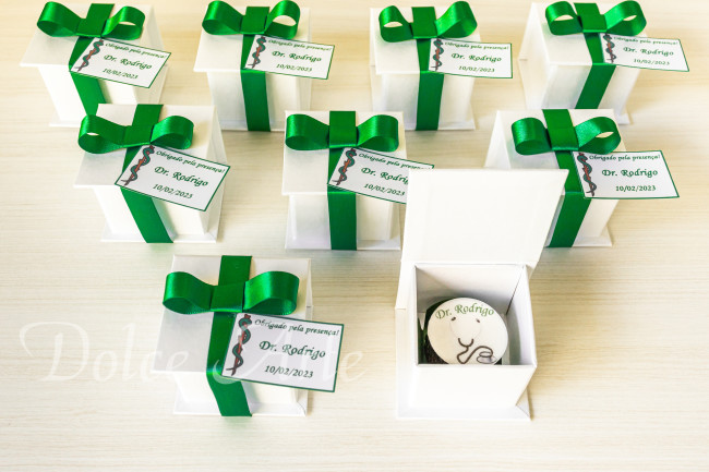 Caixa personalizada com 1 doce decorado Formatura