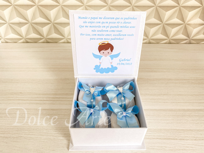 Caixa personalizada com 4 Bem Batizados