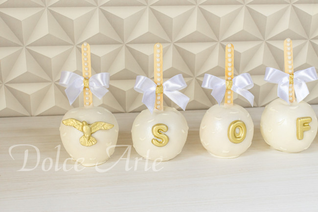Maçãs de chocolate decoradas Batizado