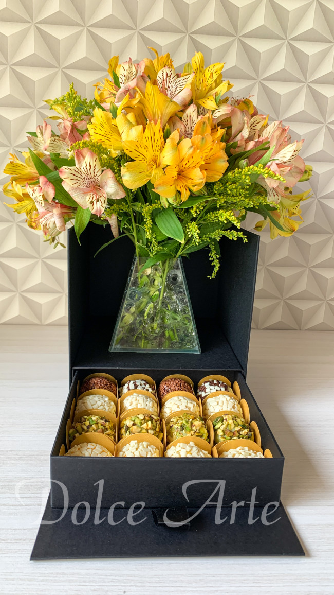 Caixa com Flores e Doces