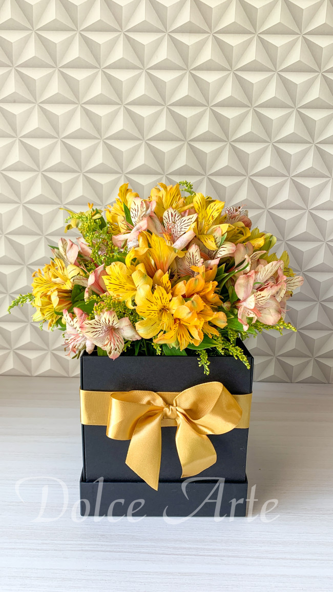 Caixa com Flores e Doces