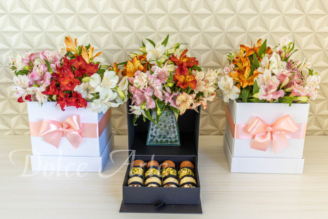 Caixa com Flores e Doces