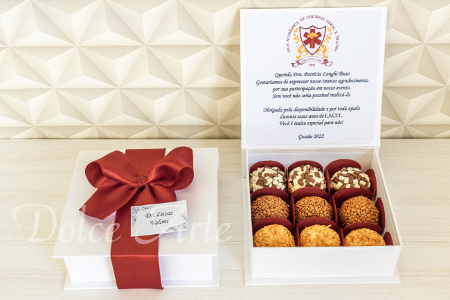 Caixa Personalizada com 9 doces