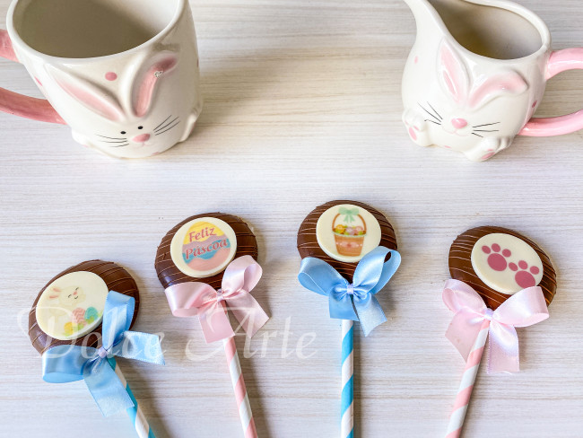 Pirulitos de chocolate com Pastilha de Chocolate decorada Páscoa