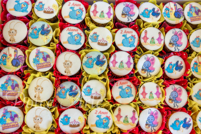 Doces decorados Galinha Pintadinha