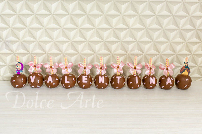 Maçãs de chocolate Masha e o Urso