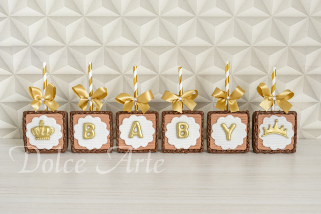 Pães de Mel no Palito Decorado Coroa Bebê Revelação
