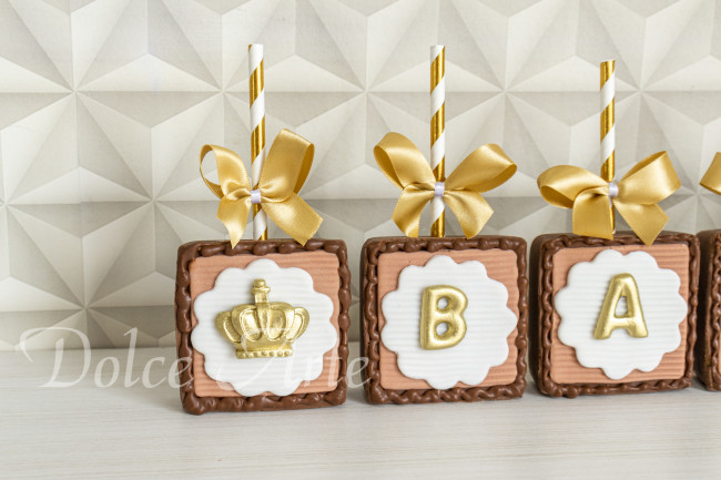 Pães de Mel no Palito Decorado Coroa Bebê Revelação