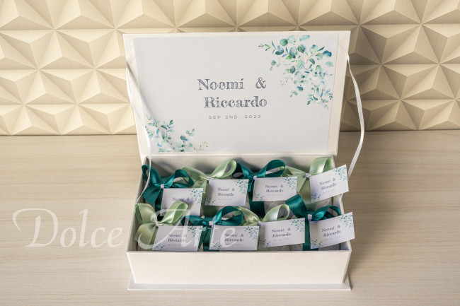 Caixa Personalizada com 8 Bem-casados