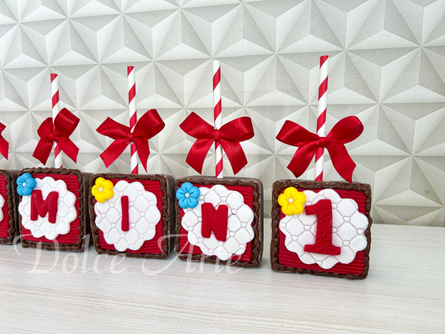 Pães de mel no palito Galinha Pintadinha