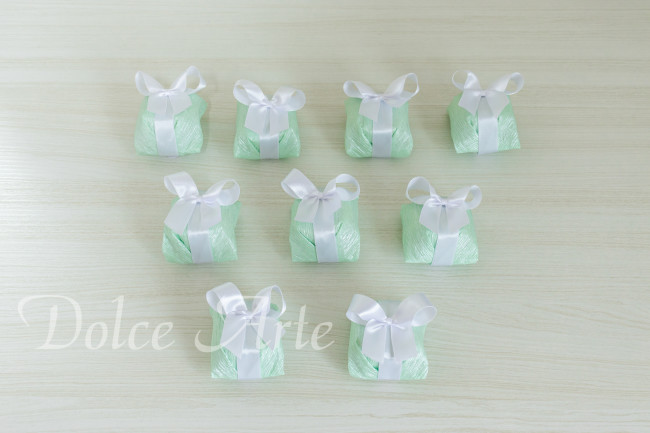 Bem-Casado em crepom perolizado com fita de cetim