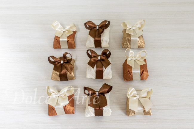 Bem-Casado em crepom perolizado com fita de cetim