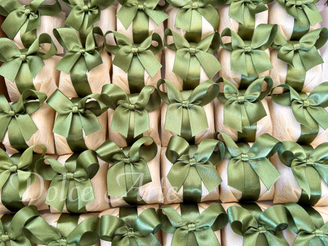 Bem-Casado em crepom com fita de cetim